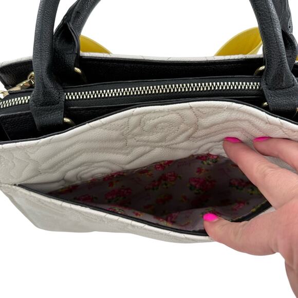 Betsey Johnson Faux Leather Quilted Big Bow Gold Hardware Purse Removable Strap - Picture 7 of 15